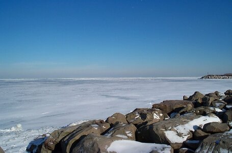 zzzzlakeerie.jpg