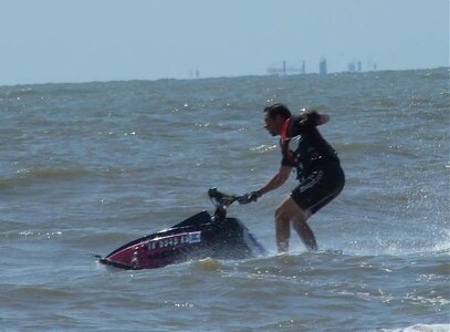 Bob one-hand landerx.jpg