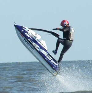 Larry no-hand can canx.jpg