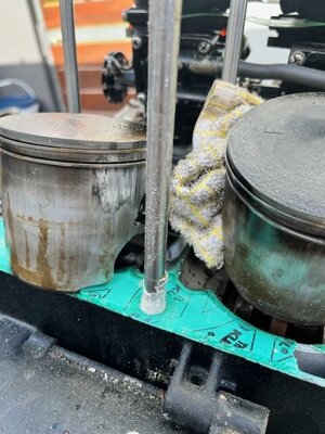 front piston 2.jpg front piston 2.jpg
