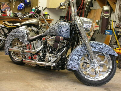 ChrisMineriSkullBike011.jpg