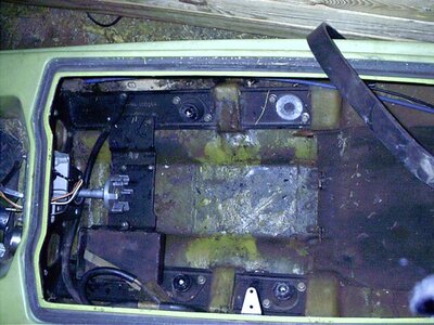 js 400 engine well.jpg