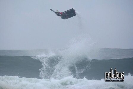 BLOWSION SURF SLAM 09_41.jpg