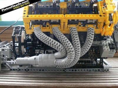 tn_Lego Engine_2-L.jpg