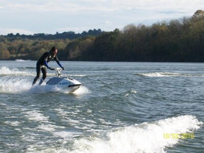 front veiw of 650 in water.jpg